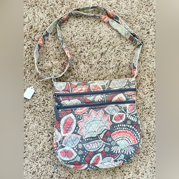 Vintage vera Bradley hipster crossbody purse retired Nomadic floral triple zips - Picture 2 of 6